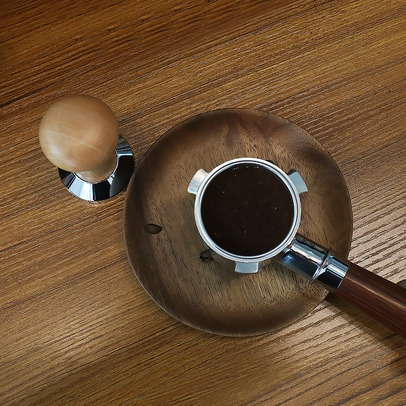 51 ミリメートル底なしポルタフィルターデロンギコーヒーマシ - Delonghi Espresso Magnifica のレビューと価格